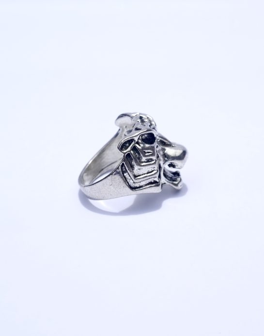 SKULL RING IN ANTIQUE SILVER