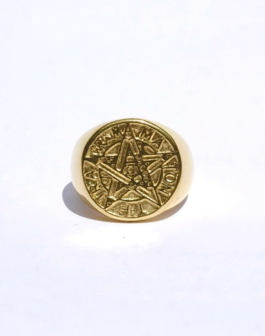CHUNKY SIGNET RING IN GOLD